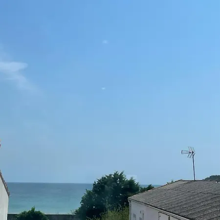 Maison *